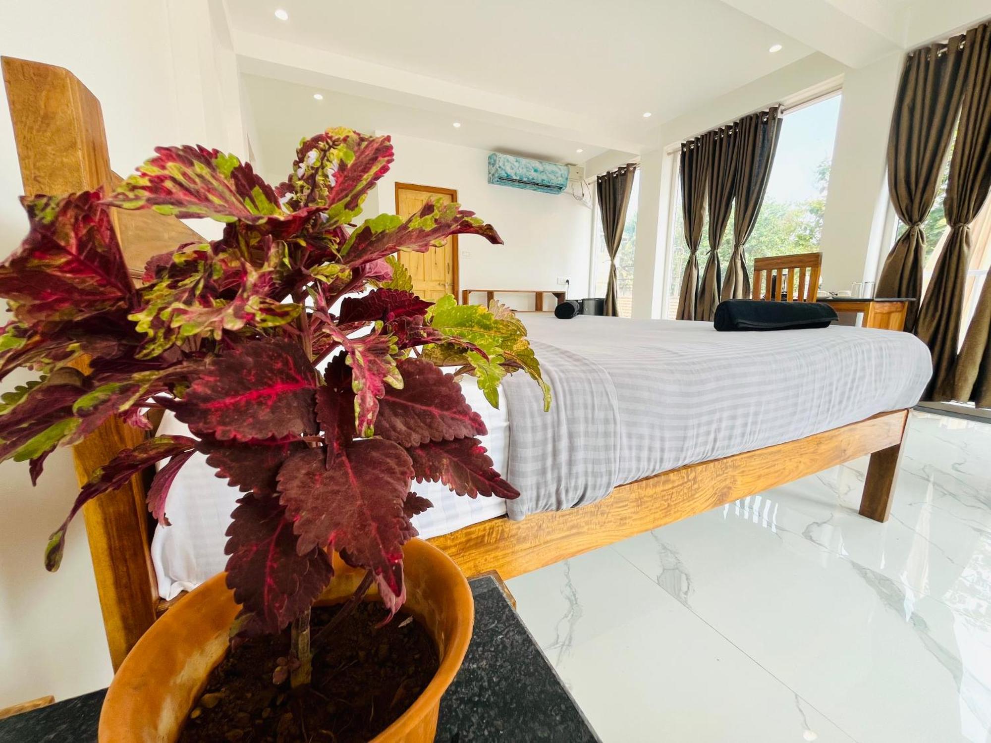 Crystall Goa Bed & Breakfast