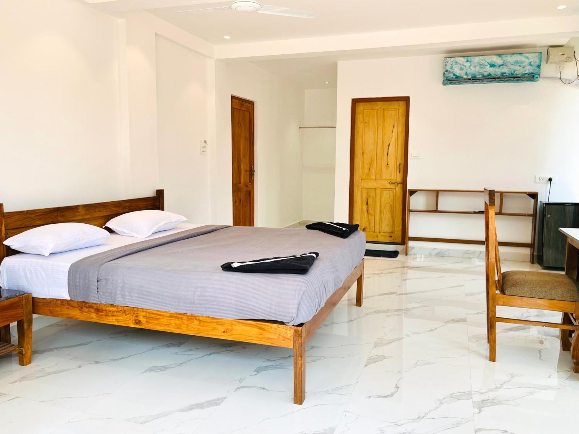 Crystall Goa Bed & Breakfast 3*